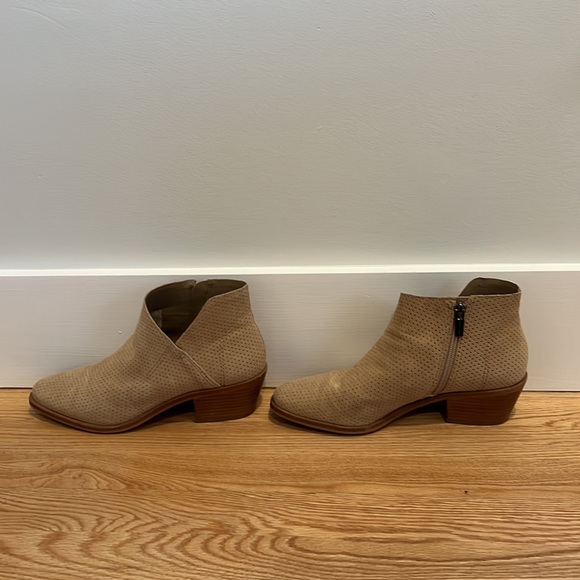 Vince Camuto Perforated Suede Booties Size 8 - Picture 2 of 2